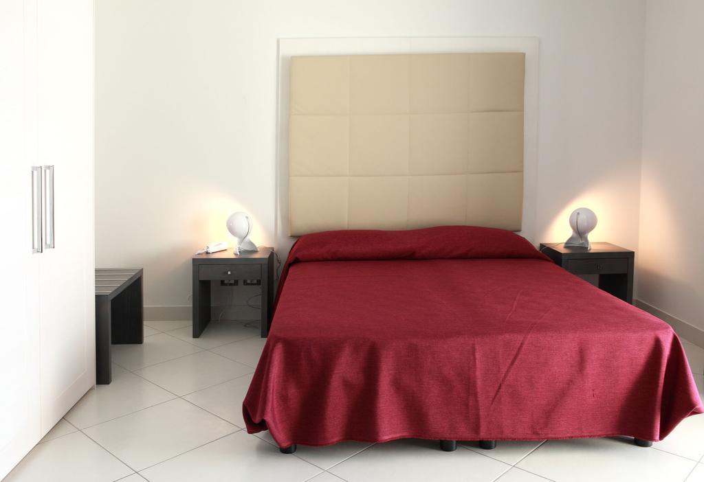 Brezza Di Grecale Aparthotel Trapani Ruang foto