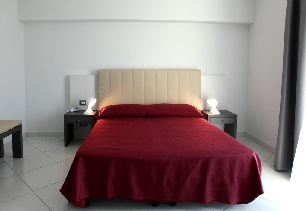 Brezza Di Grecale Aparthotel Trapani Ruang foto