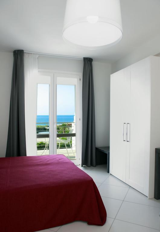 Brezza Di Grecale Aparthotel Trapani Ruang foto