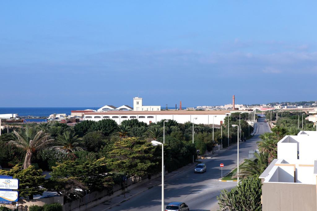Brezza Di Grecale Aparthotel Trapani Bagian luar foto