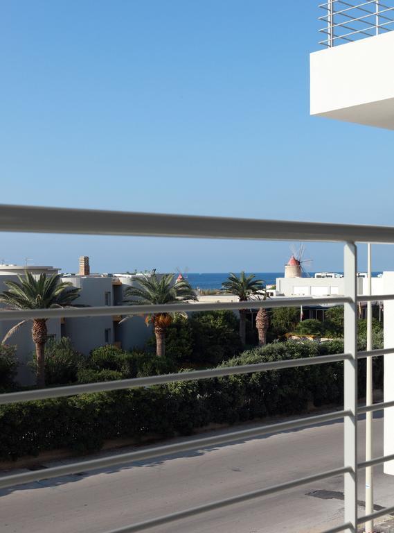 Brezza Di Grecale Aparthotel Trapani Ruang foto