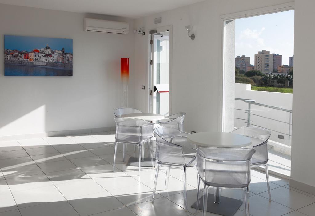 Brezza Di Grecale Aparthotel Trapani Bagian luar foto