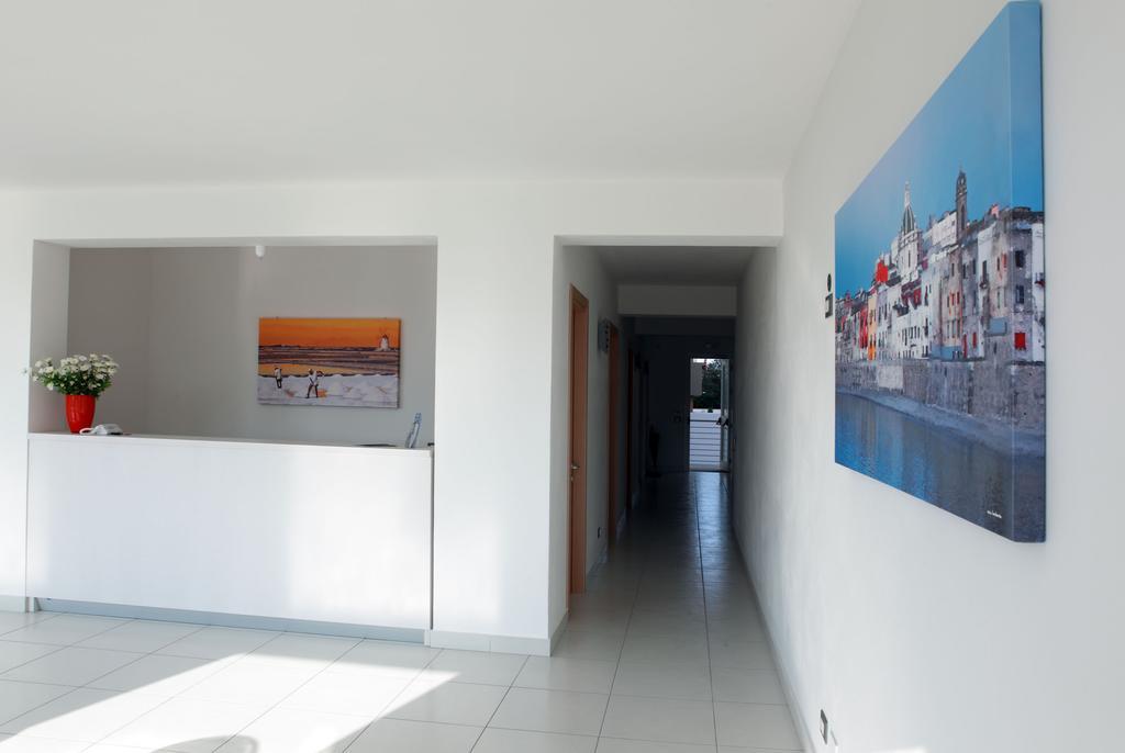 Brezza Di Grecale Aparthotel Trapani Bagian luar foto