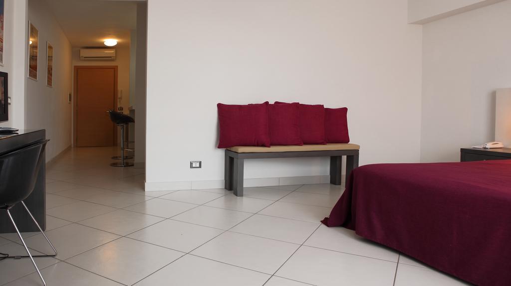 Brezza Di Grecale Aparthotel Trapani Bagian luar foto