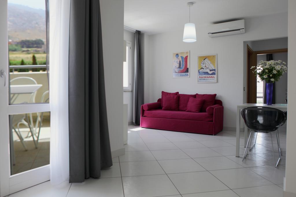 Brezza Di Grecale Aparthotel Trapani Bagian luar foto
