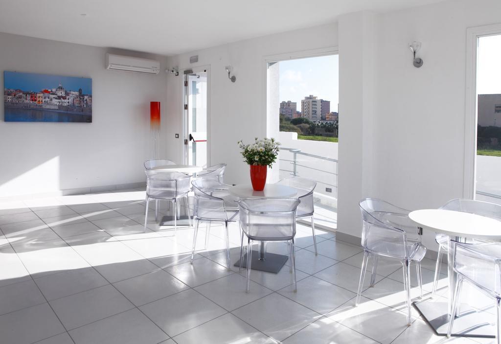 Brezza Di Grecale Aparthotel Trapani Bagian luar foto