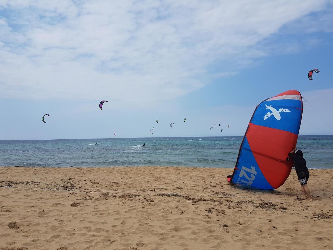Brezza Di Grecale Aparthotel Trapani Bagian luar foto
