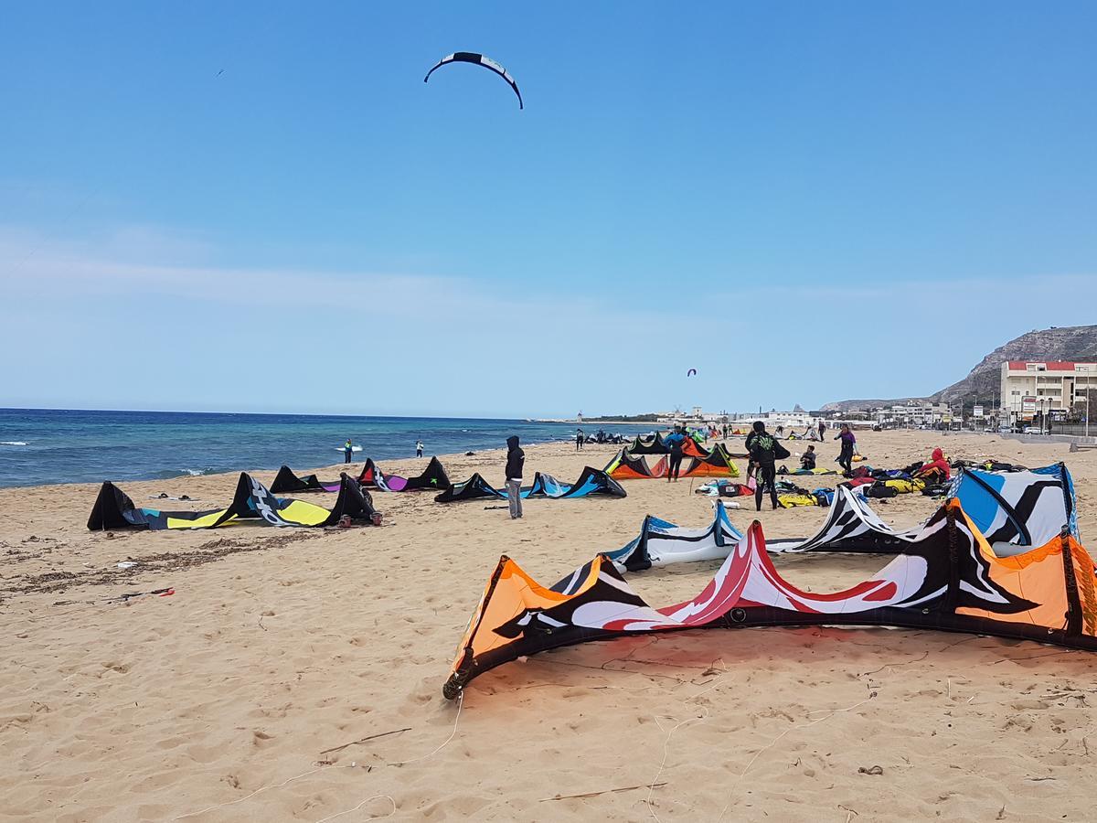 Brezza Di Grecale Aparthotel Trapani Bagian luar foto