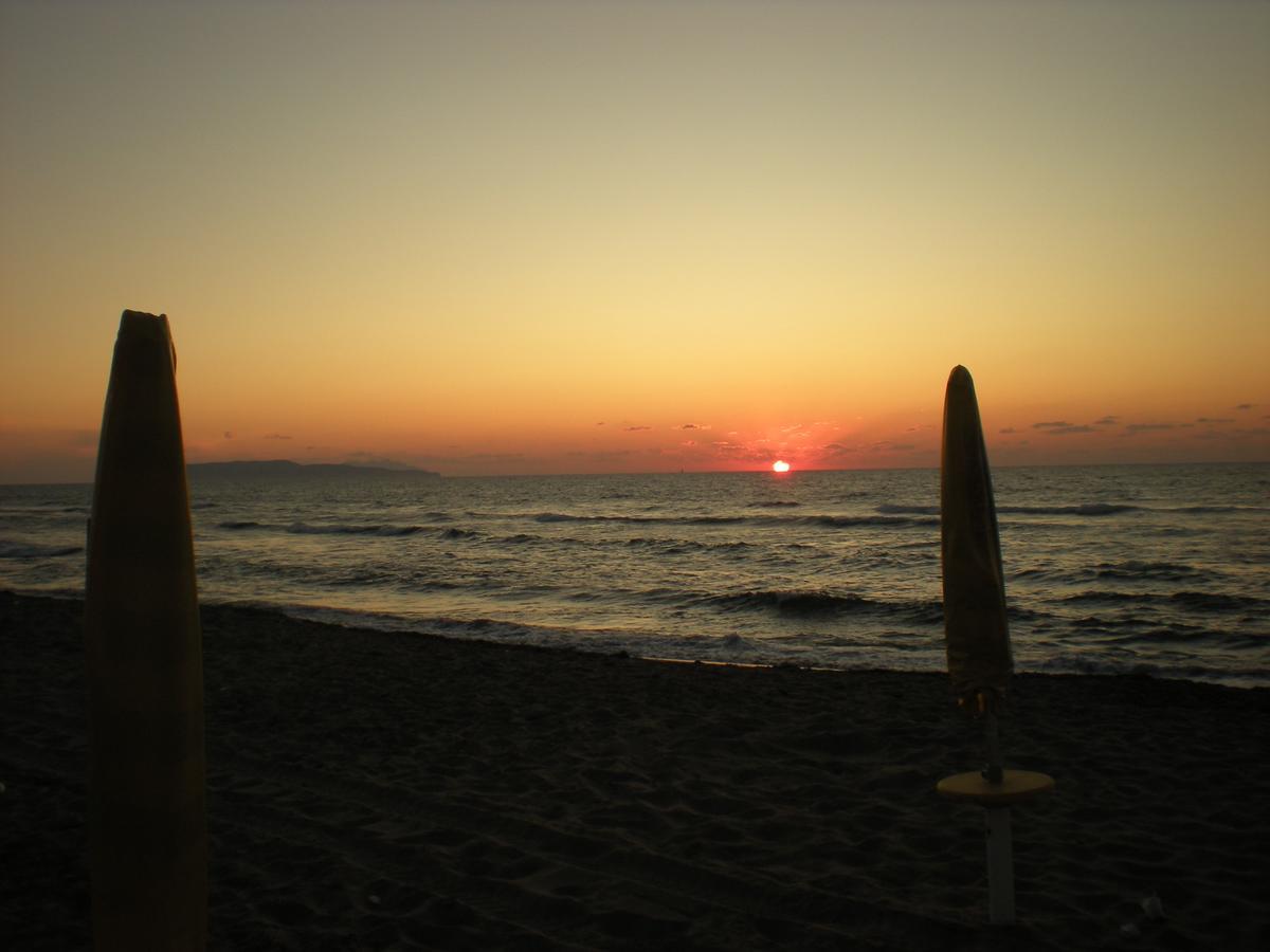 Brezza Di Grecale Aparthotel Trapani Bagian luar foto